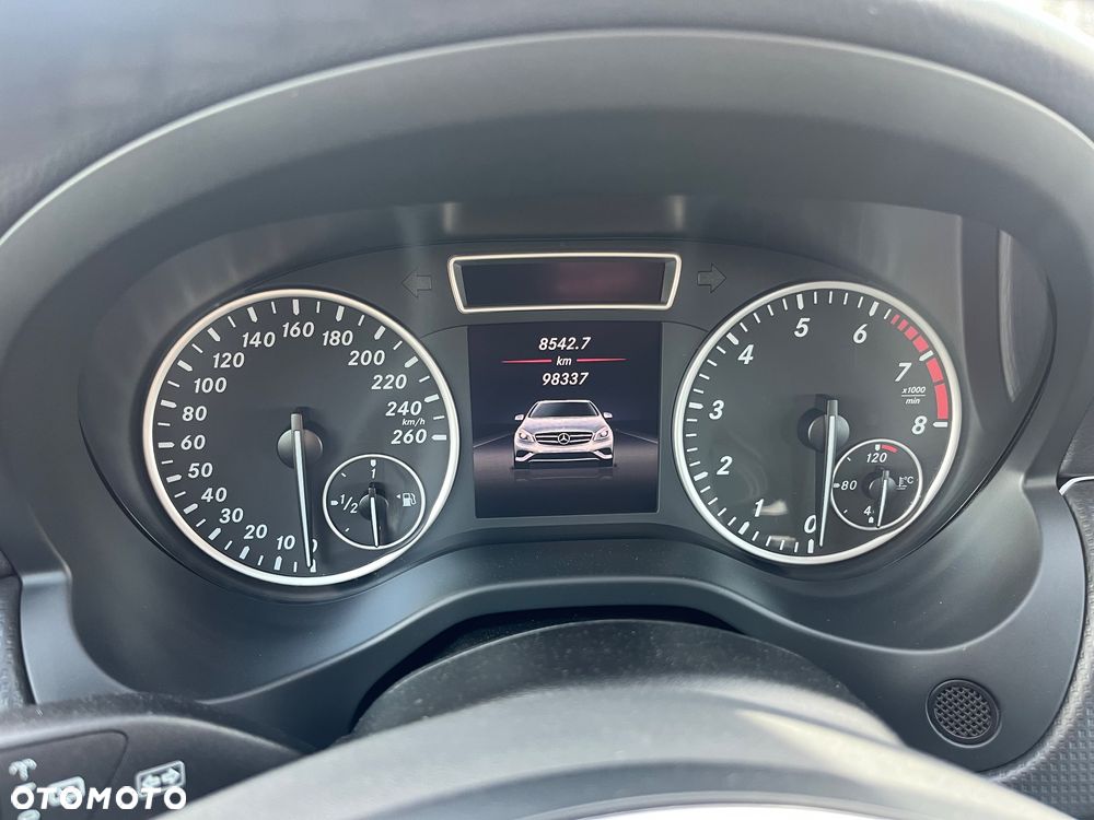 Mercedes-Benz Klasa A 180 (BlueEFFICIENCY) - 24