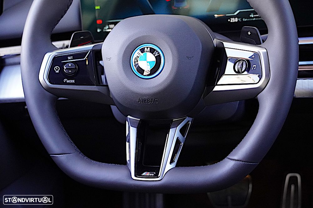 BMW 530 e Pack Desportivo M - 33