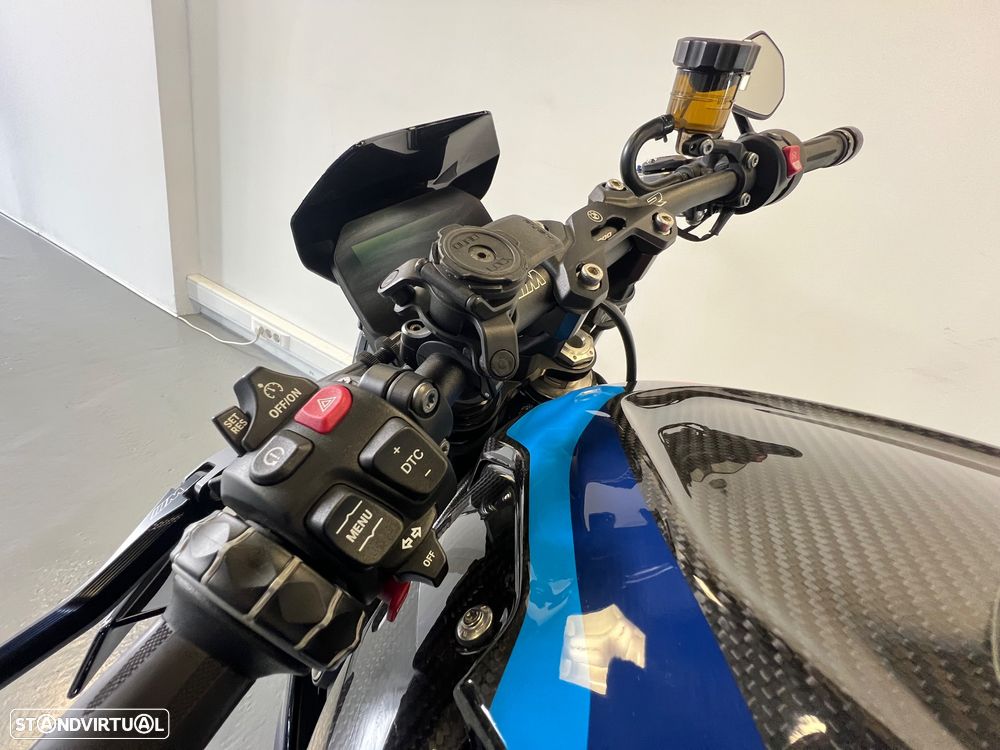 BMW M 1000 R M Competition - Carbon / Akrapovic - 24
