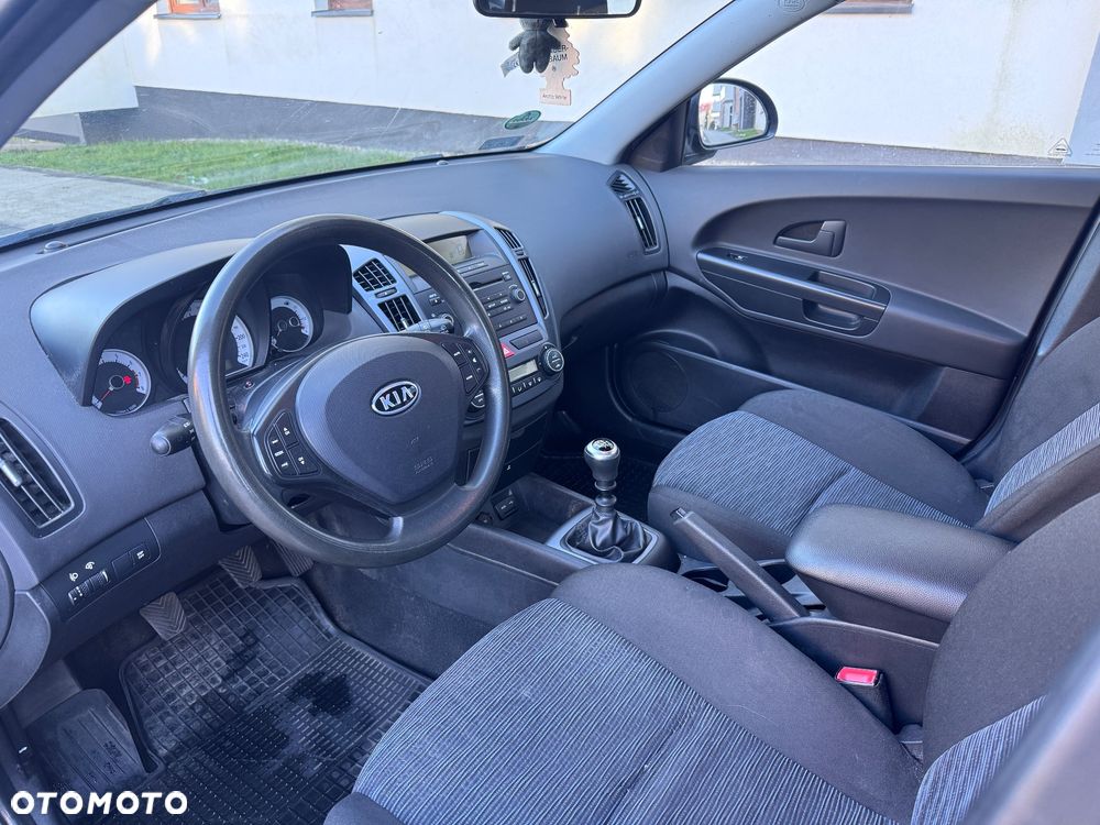 Kia Ceed 1.6 Comfort + - 9
