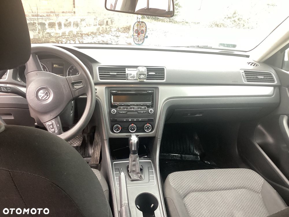 Volkswagen Passat - 12