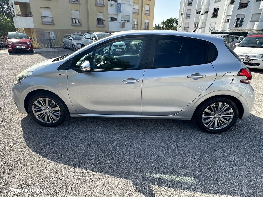 Peugeot 208 1.2 PureTech Style - 6