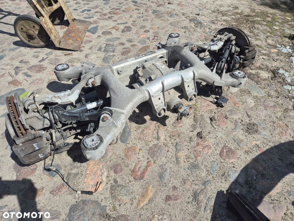 zawieszenie sanki dyfer tył BMW 7 G11 3.0 d - 2