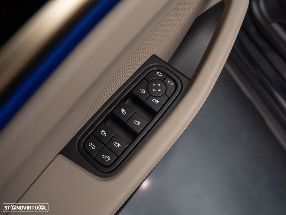 Porsche Macan Electric 4 - 23