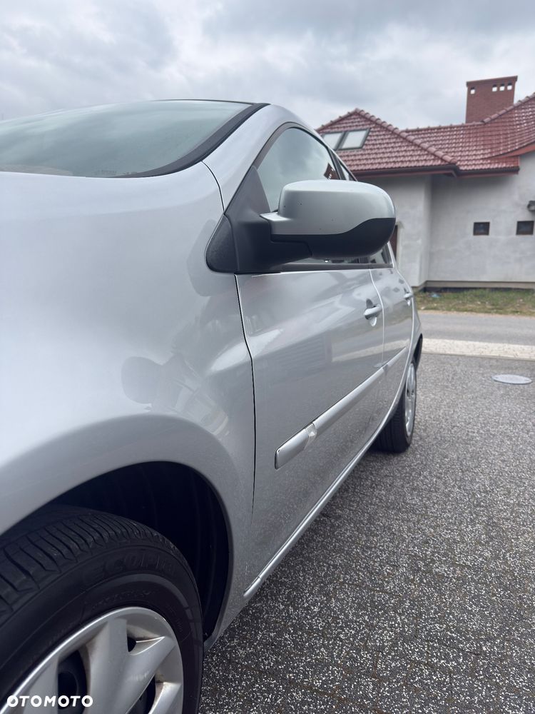 Renault Clio 1.2 16V Alize Euro5 - 6