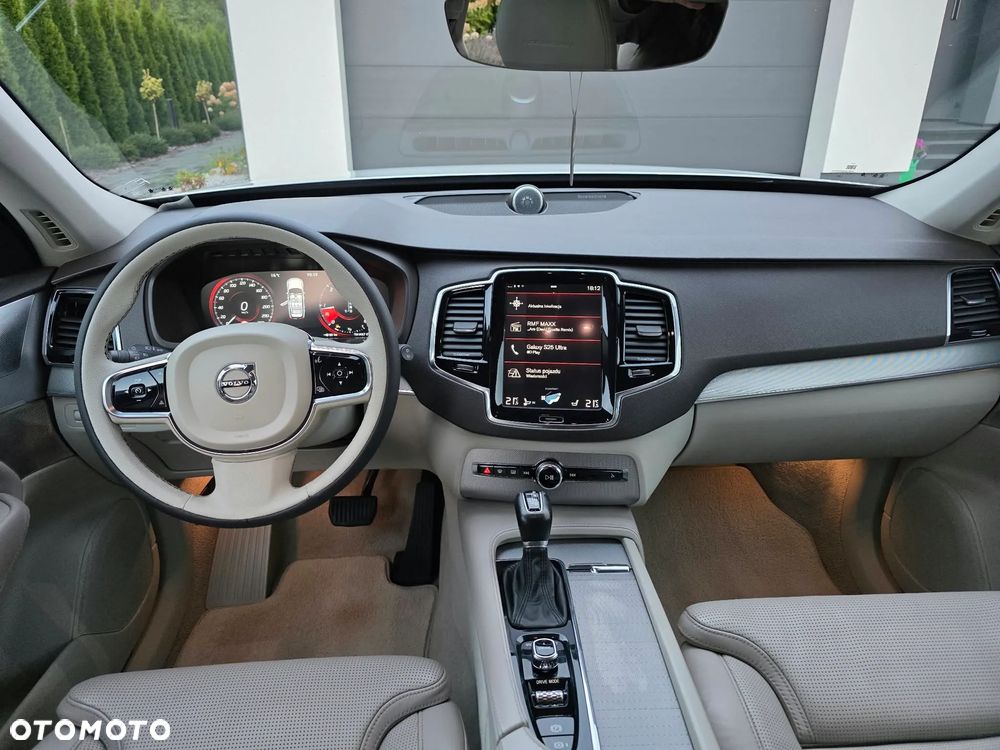 Volvo XC 90 - 22