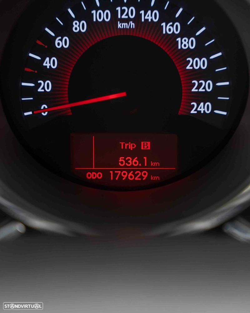 Kia Sorento 2.0 CRDi TX Tecto Panorâmico - 24