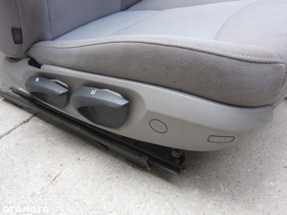 BMW 3 E90 E91 FOTEL SZARY PRAWY PASAŻERA MATERIAŁOWY TAPICERKA - 6