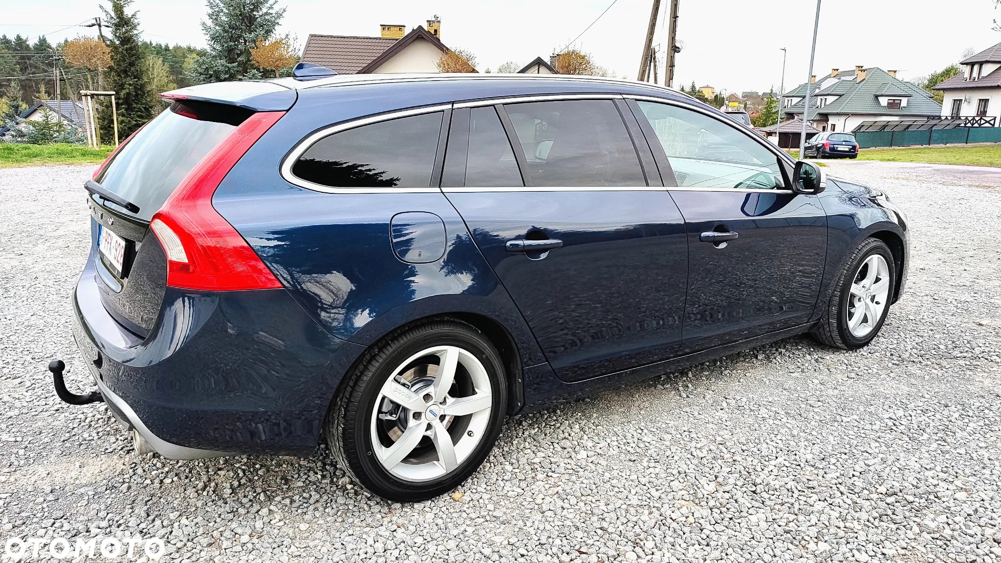 Volvo V60 D3 R-Design - 11