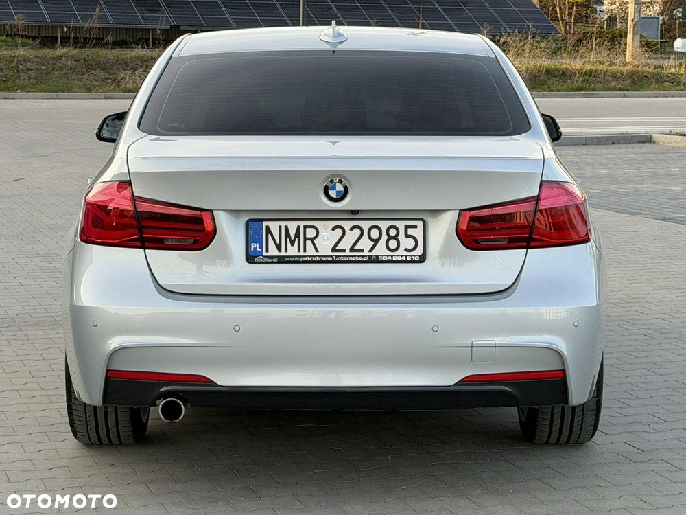 BMW Seria 3 318d M Sport - 11