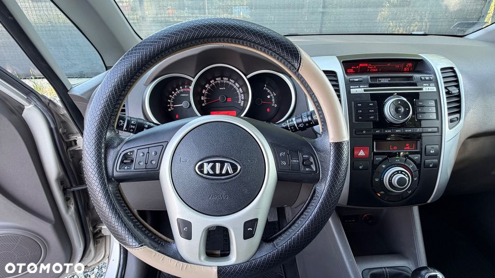 Kia Venga 1.4 L - 16
