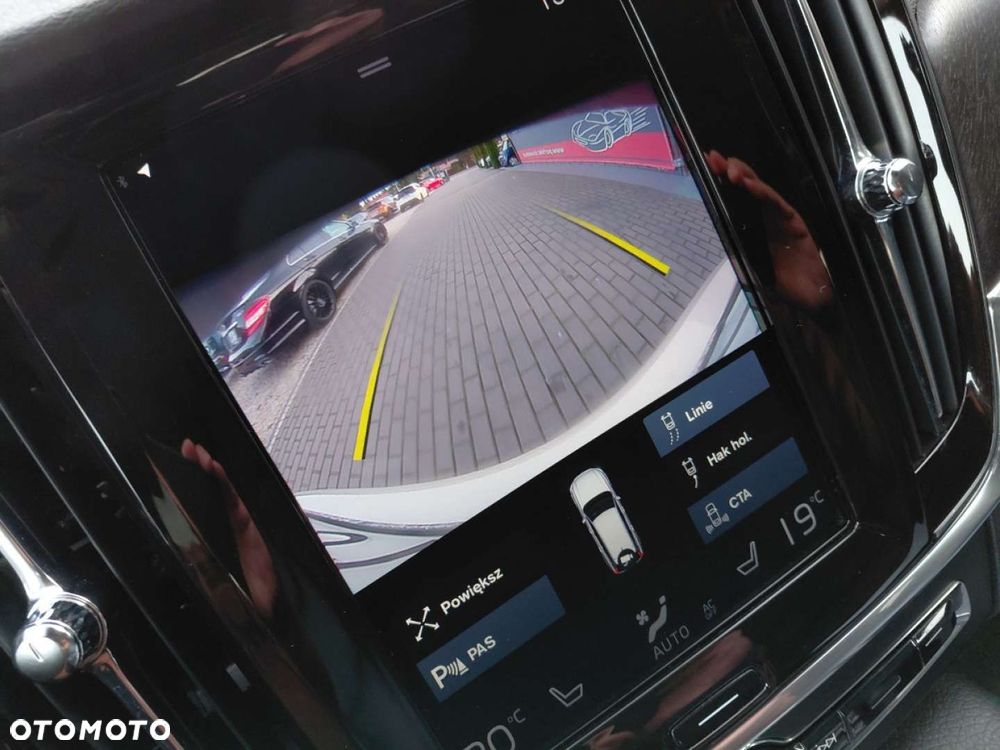 Volvo V90 Cross Country - 11