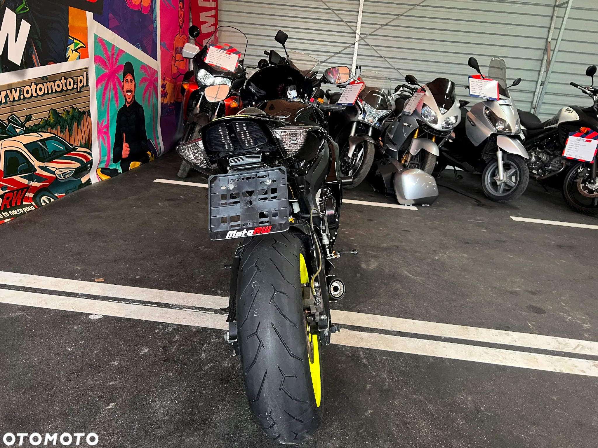 Suzuki GSX-R - 15