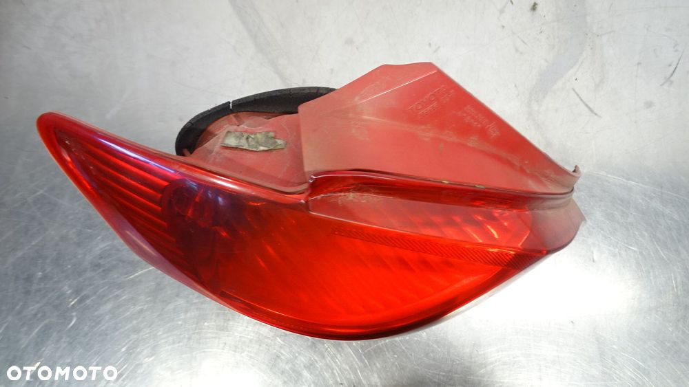 LAMPA LEWA TYLNA TOYOTA YARIS II 1.0 - 4