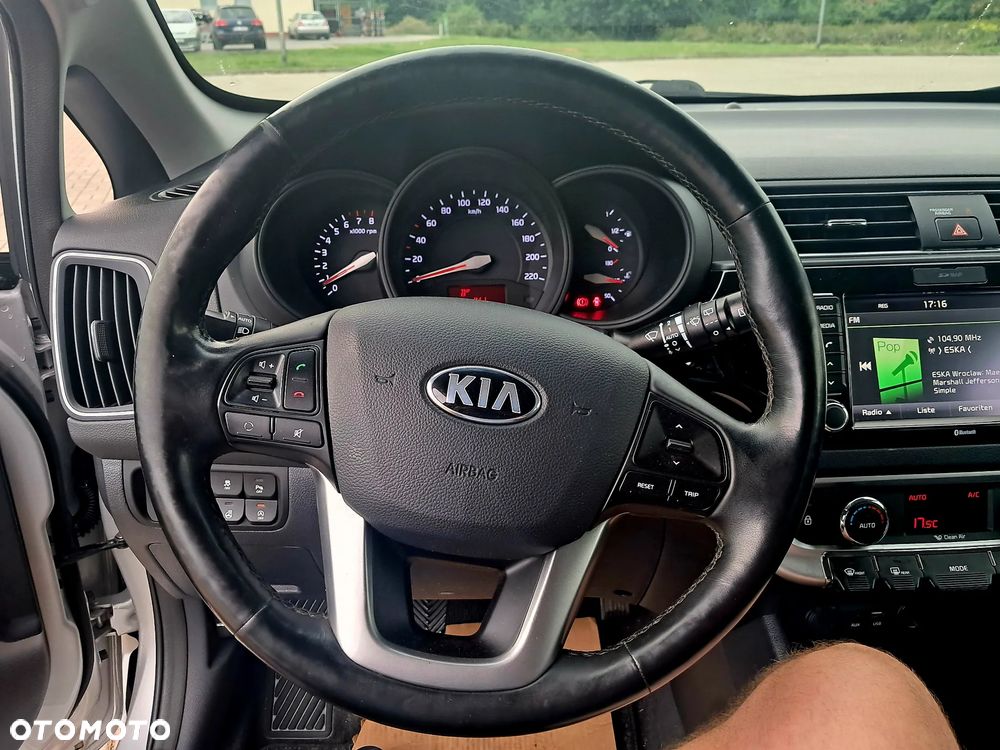 Kia Rio 1.4 M - 8