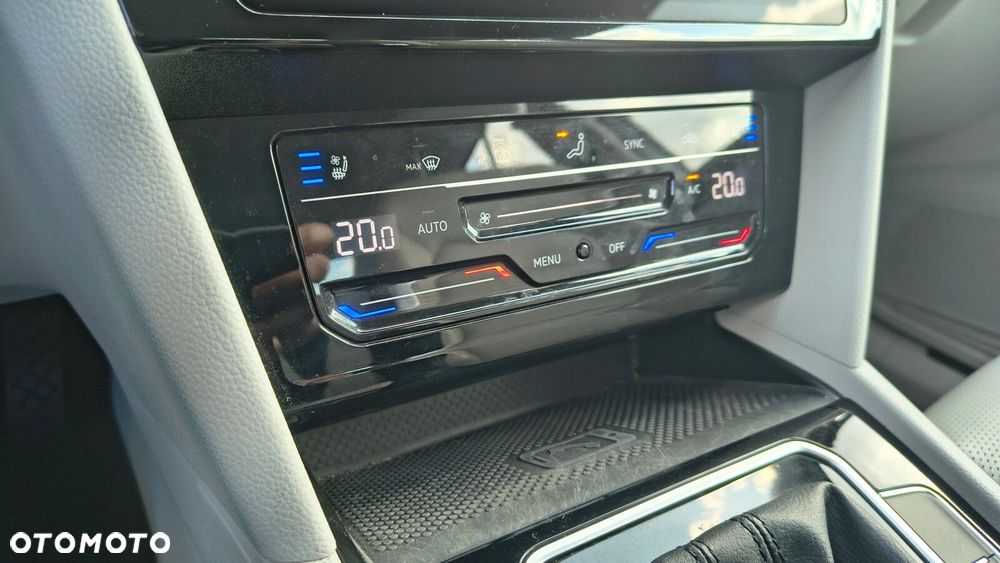 Volkswagen Passat - 35