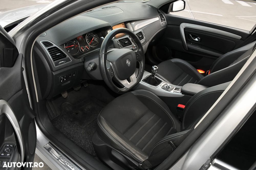 Renault Laguna 2.0 dCi FAP Expression - 14