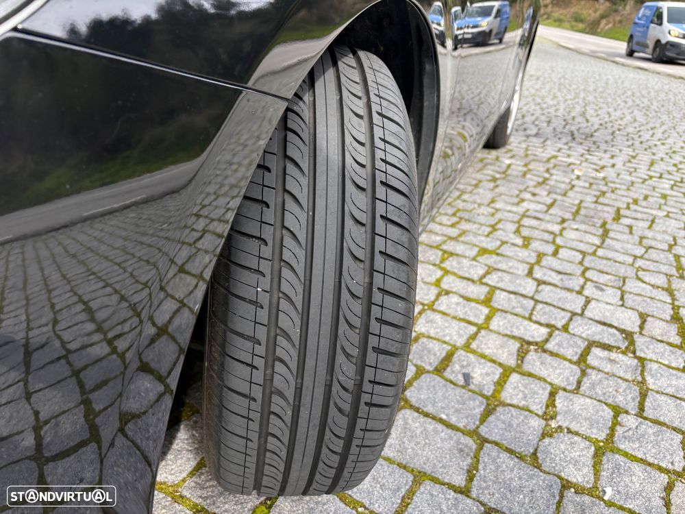 Volvo V40 2.0 D2 R-Design Momentum - 13