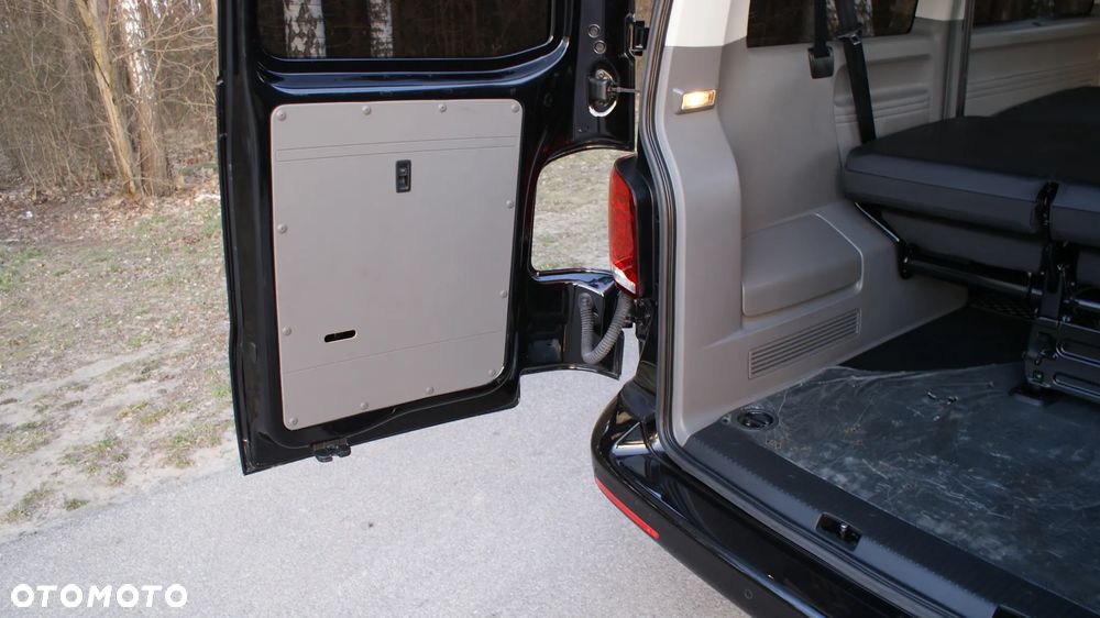 Volkswagen Caravelle - 31