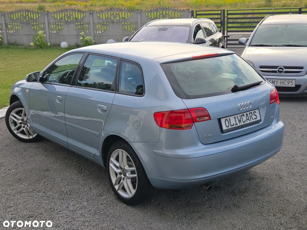 Audi A3 Sportback 1.6 Ambiente - 4