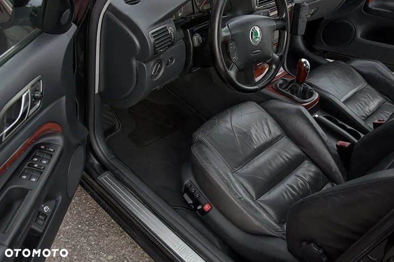 Skoda Superb 2.8 V6 Elegance - 27