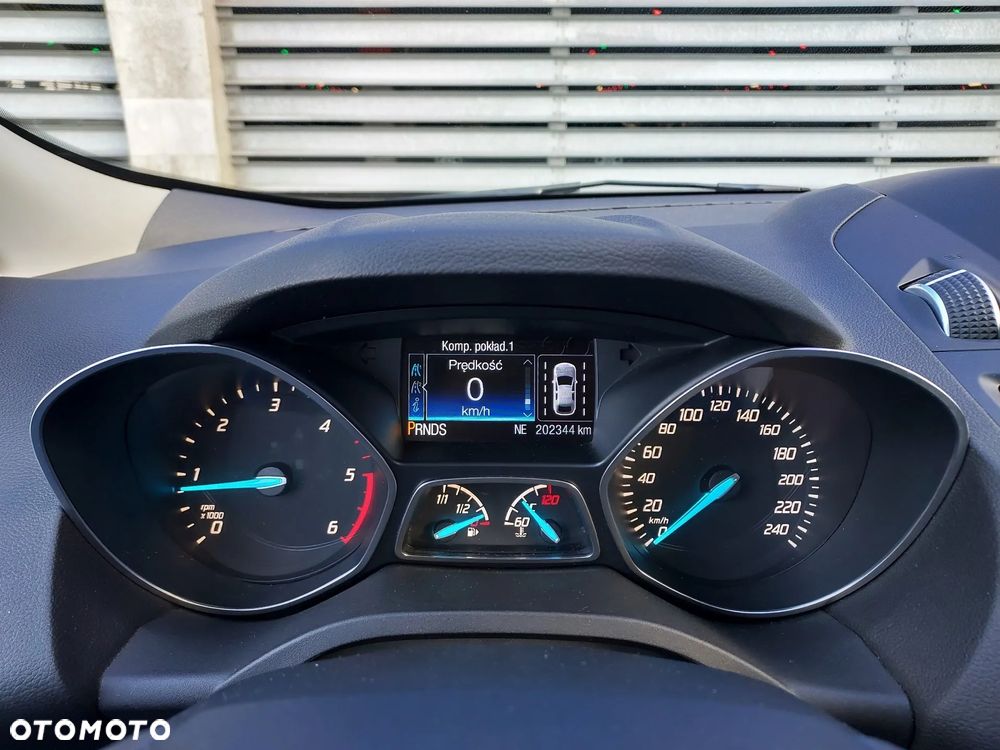 Ford Kuga 2.0 TDCi 4WD Titanium - 36