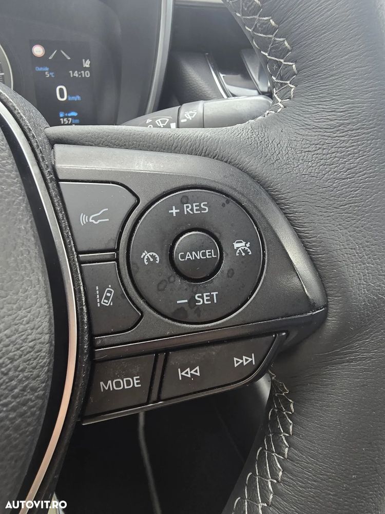 Toyota Corolla 1.8 HSD Business - 12