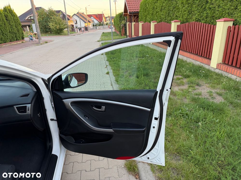 Hyundai i30 1.6 Comfort World Cup - 39