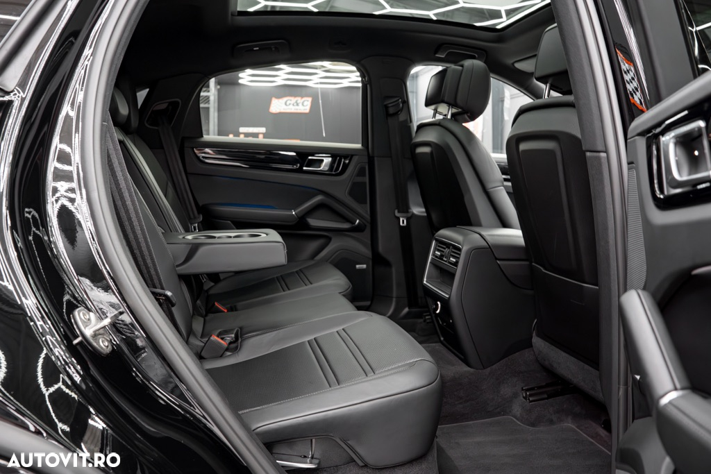 Porsche Cayenne Coupe Standard - 18
