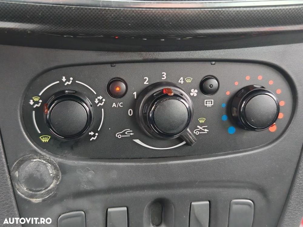 Dacia Logan SCe 75 Ambiance - 13