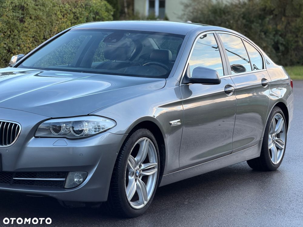 BMW Seria 5 525d xDrive Luxury Line - 7