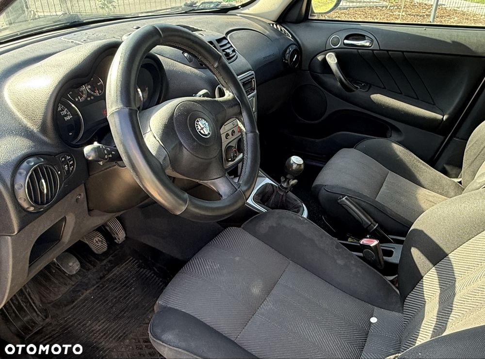 Alfa Romeo 147 - 5