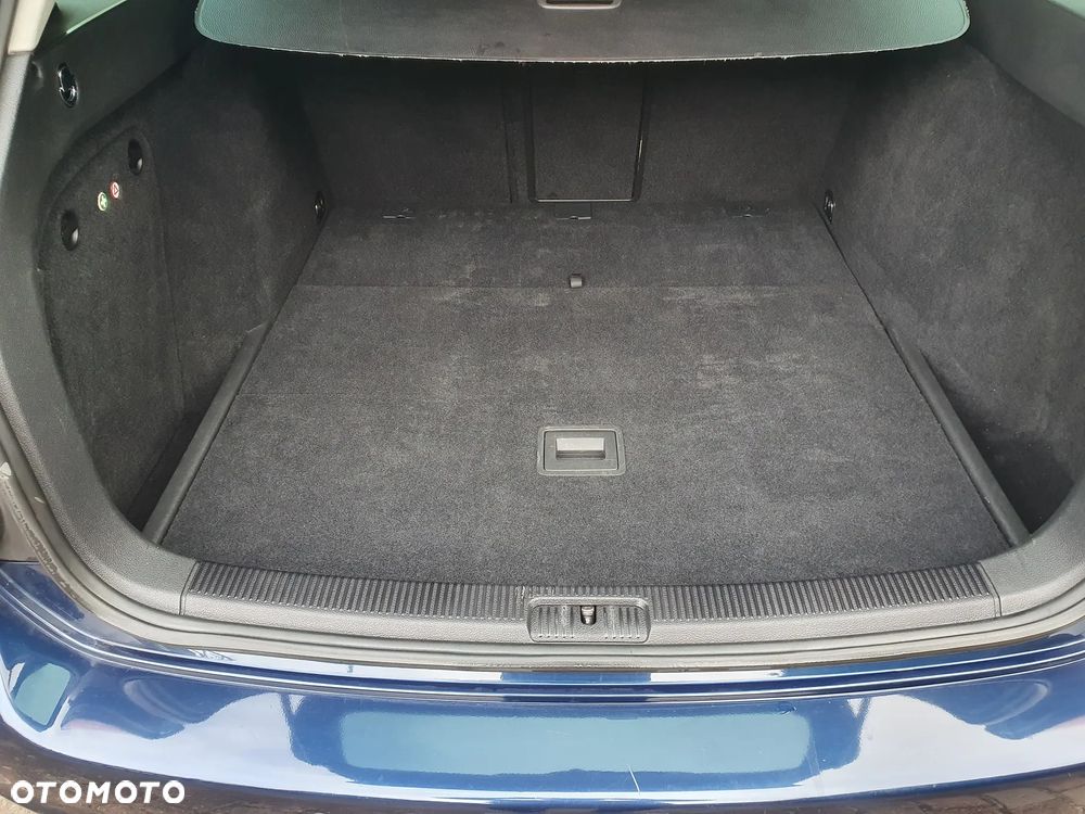 Volkswagen Golf 1.6 TDI DPF Style - 20