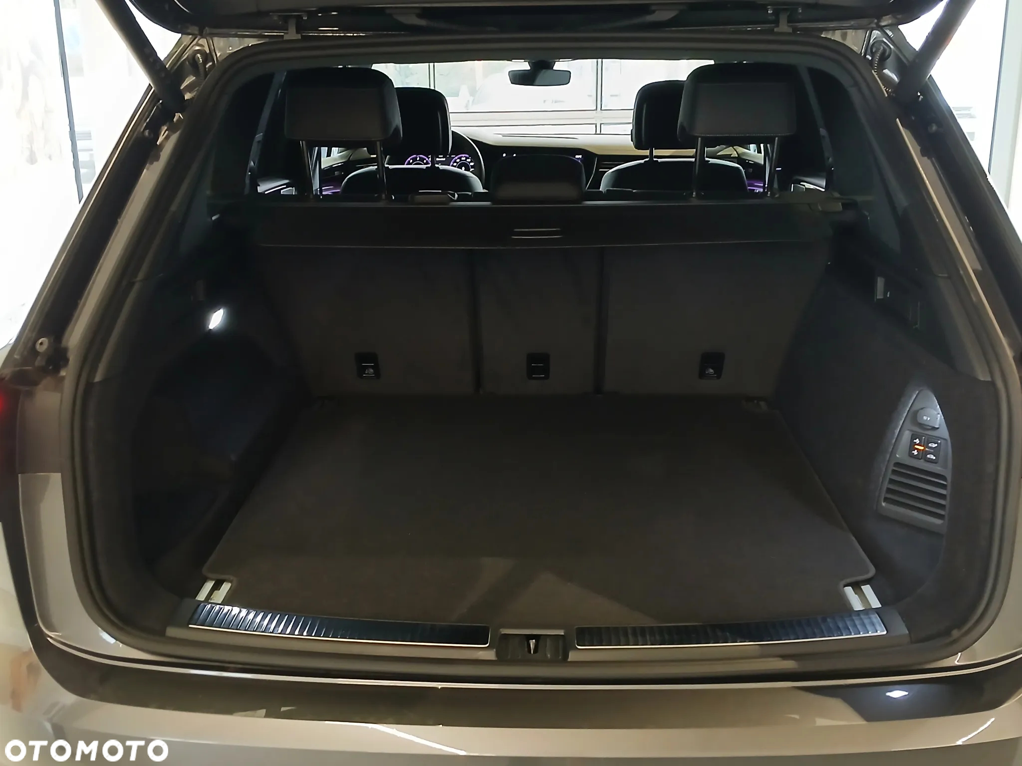 Volkswagen Touareg 3.0 V6 TDI 4Motion R-Line - 26