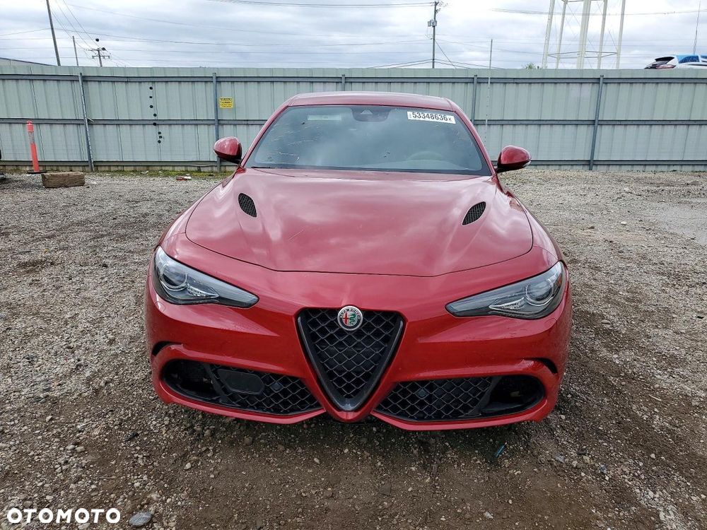 Alfa Romeo Giulia 2.9 V6 Bi-Turbo AT8 Quadrifoglio - 7