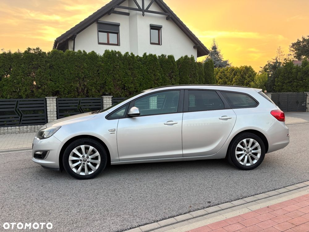 Opel Astra 2.0 CDTI DPF ecoFLEX SportsTourer Start/Stop Active - 11