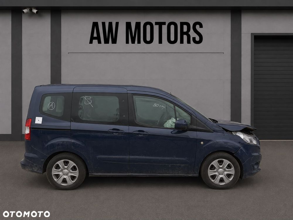 FORD TOURNEO COURIER 2017 *SAMOCHÓD NA CZĘŚCI* 6216 Blazer Blue MASKA, LAMPA, DRZWI, LUSTERKO, ZDERZAK, GRILL, BŁOTNIK, KLAPA, BELKA, DESKA, FOTELE, KANAPA, ĆWIARTKA KIEROWNICA, TARCZE, ZACISKI, ZAWIESZENIE, KOMPLETNY PRZÓD, KOMPLETNY TYŁ, LICZNIK, ZEGARY, PRAWE LEWE PRZÓD TYŁ - 1