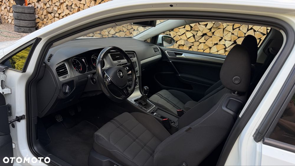 Volkswagen Golf - 5