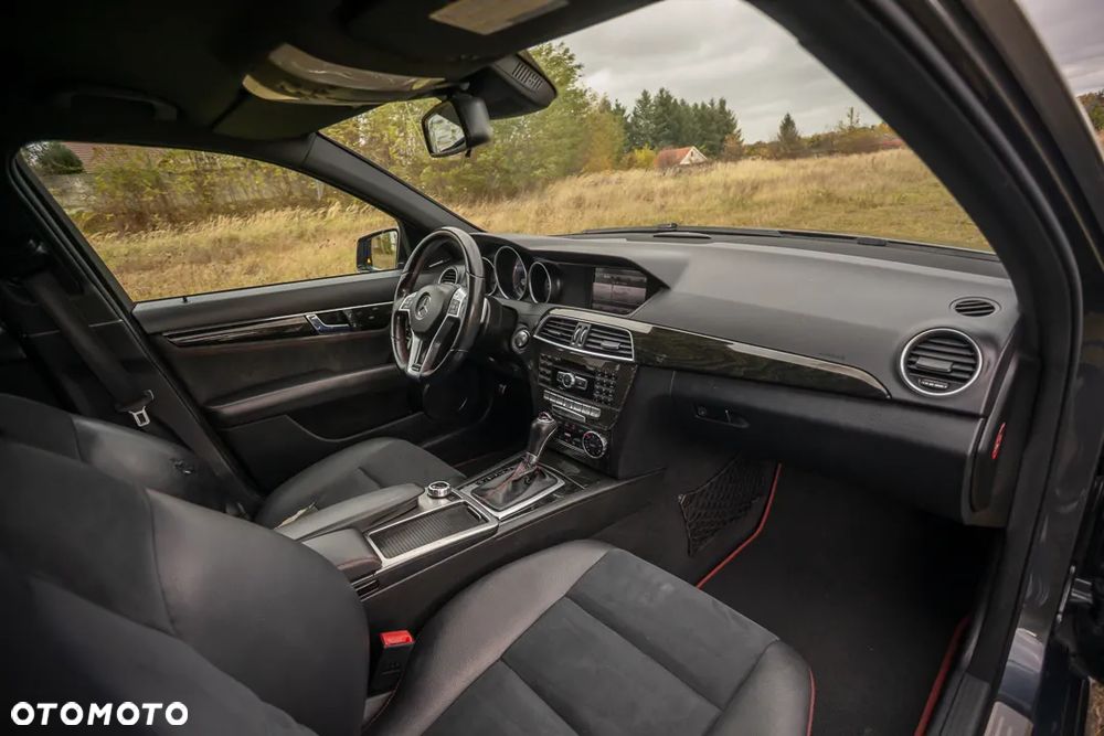 Mercedes-Benz Klasa C 350 CDI BlueEff Avantgarde - 24