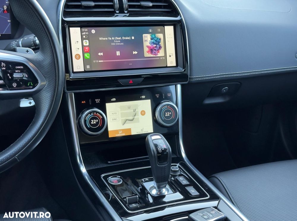 Jaguar XE P300 AWD R-Dynamic HSE - 5