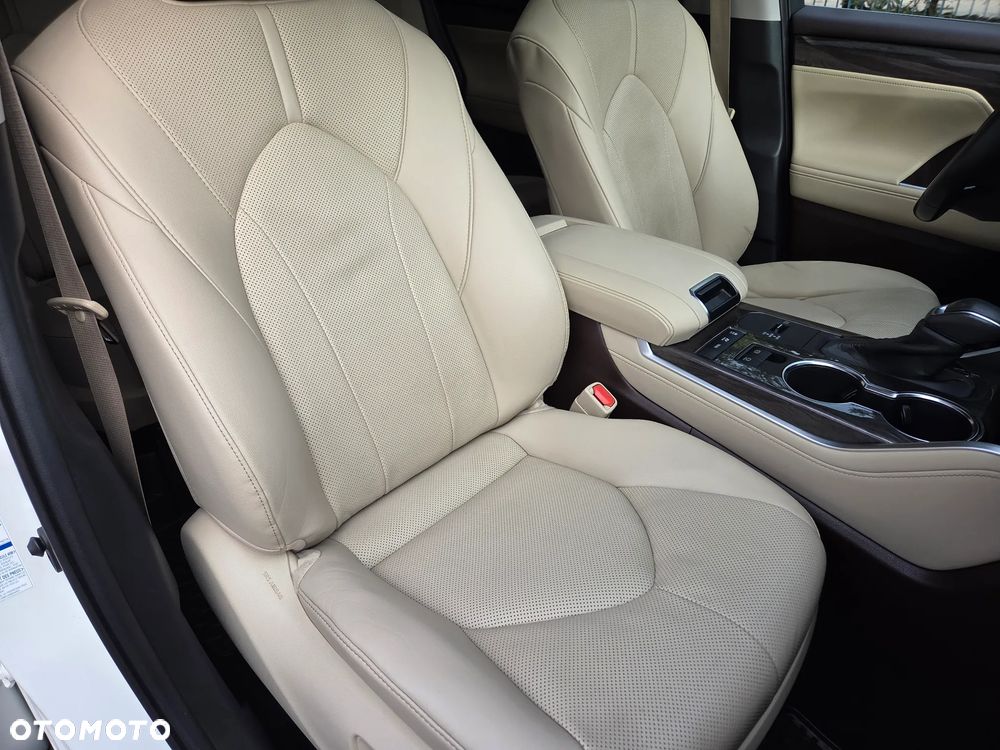 Toyota Highlander 2.5 Hybrid Executive - 27