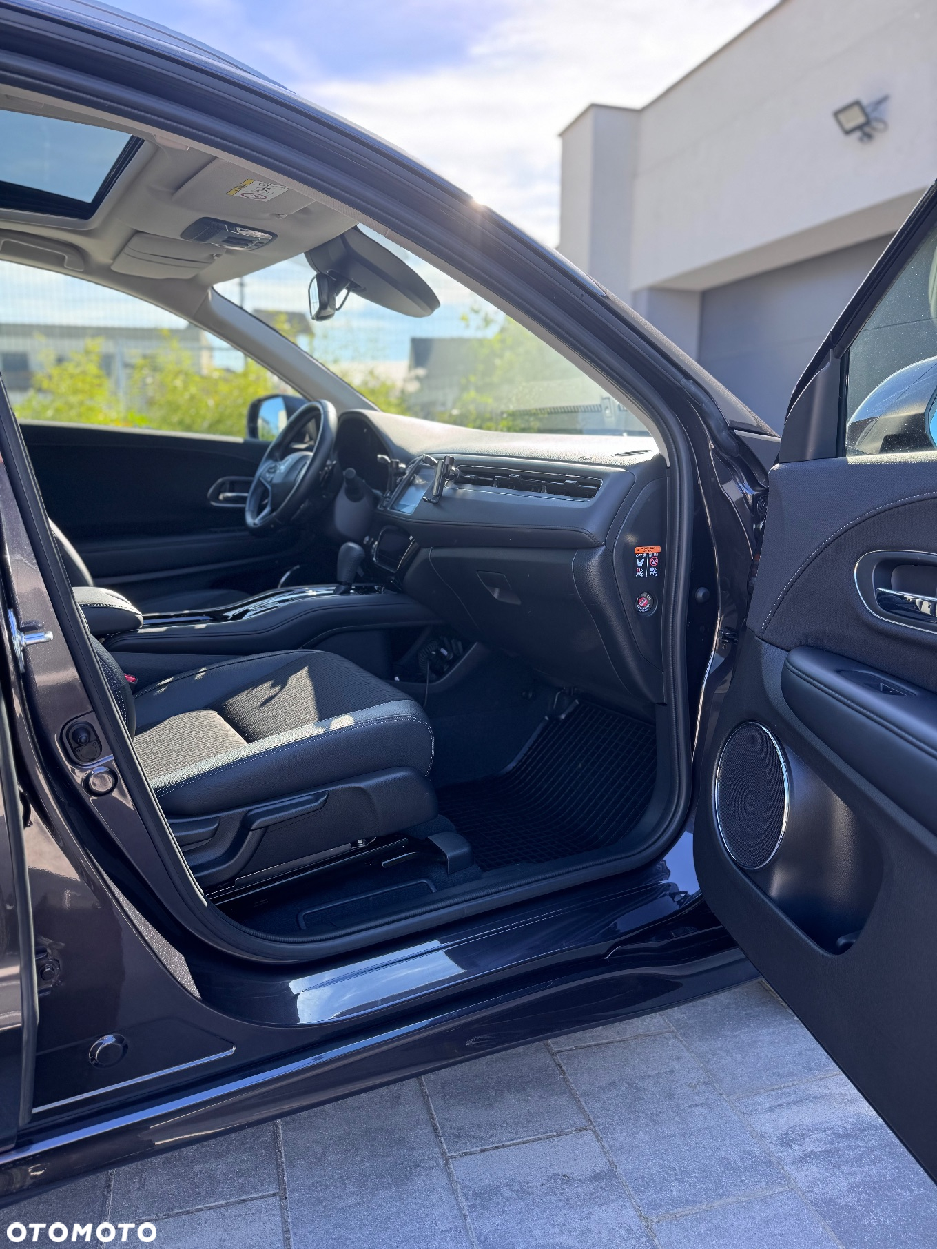 Honda HR-V 1.5 Executive (ADAS / Connect+) CVT - 24