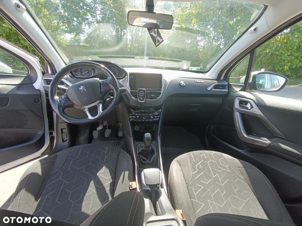 Peugeot 2008 - 8