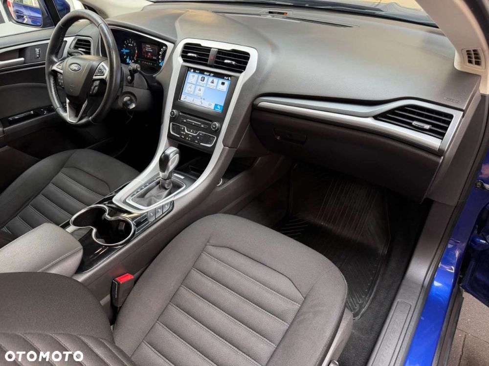 Ford Mondeo - 38