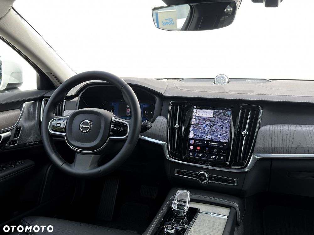 Volvo V90 Cross Country - 21