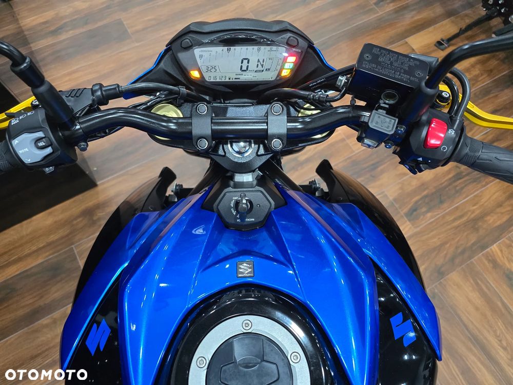 Suzuki GSX - 5