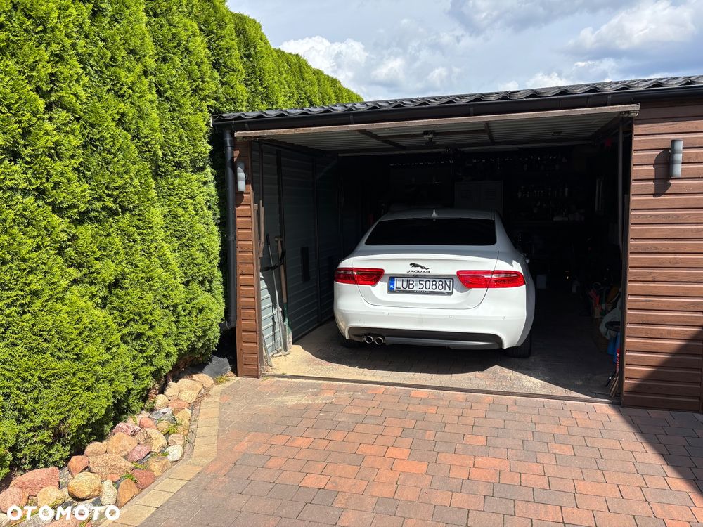 Jaguar XE 2.0 D Prestige - 30