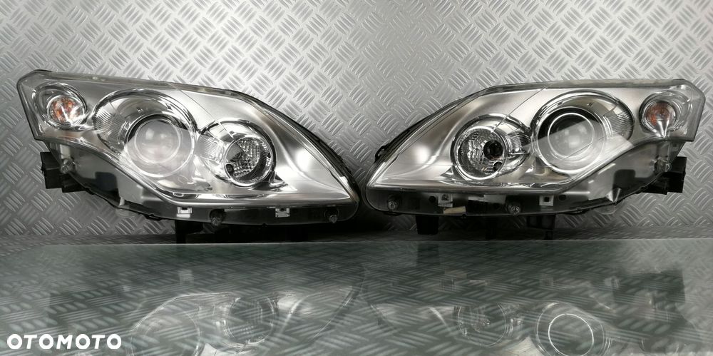 lampa reflektor prawy prawa lewy lewa przód przednia RENAULT LAGUNA III 3 - 3