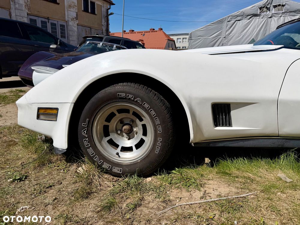 Chevrolet Corvette - 20