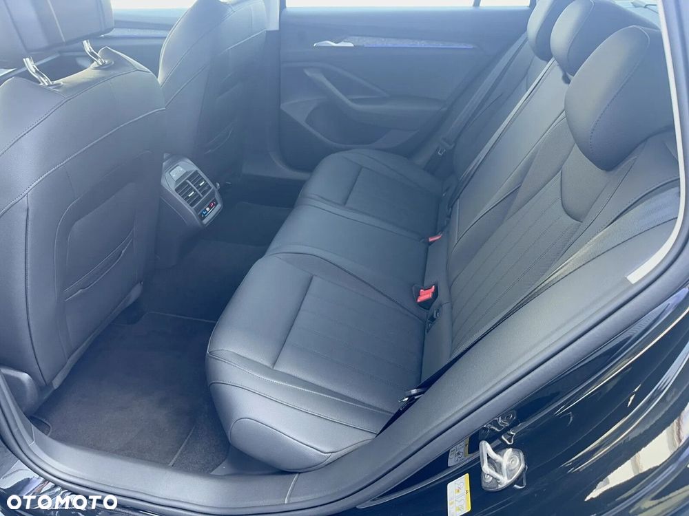 Skoda Superb 2.0 TDI SCR 4x4 Selection DSG - 13